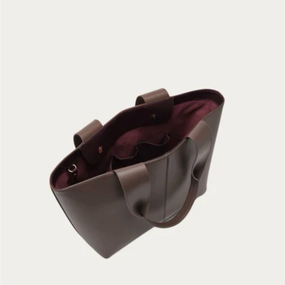 Freja New York Leather Tote Bag - Picture 2 of 4